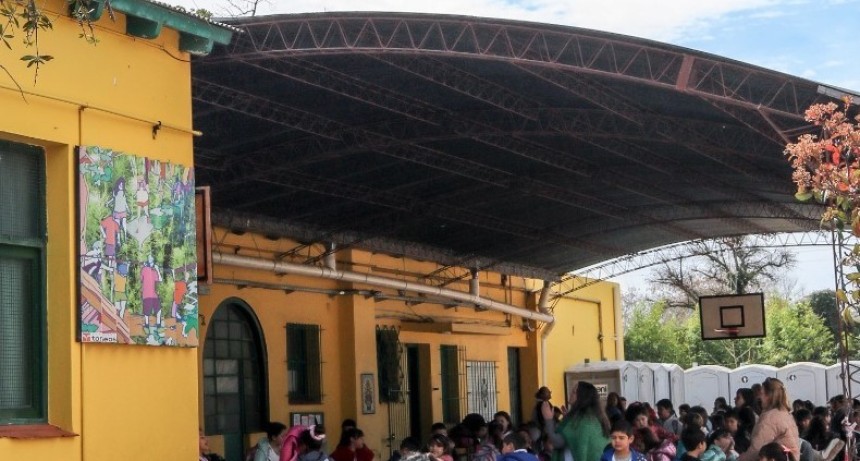 Luj&aacute;n: El Municipio avanza con refacciones en la Escuela Primaria N&ordm; 23 de Olivera