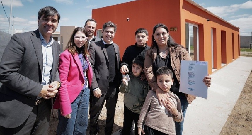 Kicillof inaugur&oacute; un Centro de Desarrollo Infantil y entreg&oacute; viviendas paralizadas por el Gobierno Nacional en Castelli