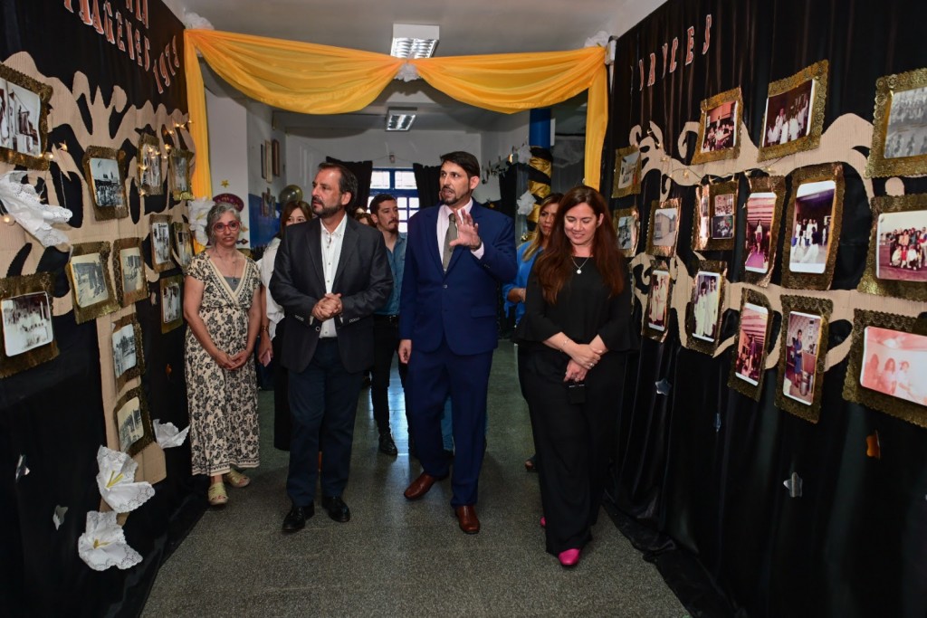 Escobar: Sujarchuk participó del 50° aniversario de la Escuela Primaria “José Hernández”