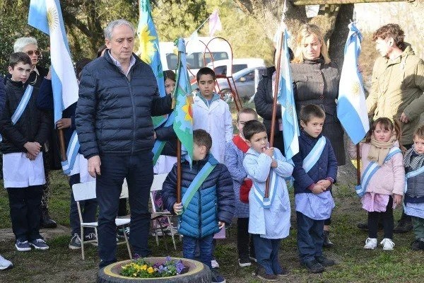 Chascomús: Javier Gastón asistió al acto por el Día de la Soberanía Nacional en el Jardín 903