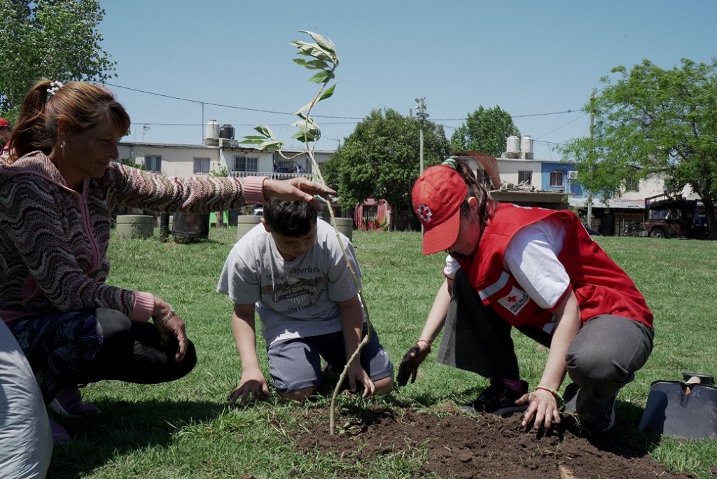 E. Echevarría: La Municipalidad impulsa proyectos juveniles contra el cambio climático de la mano de Bloomberg Philanthropies 