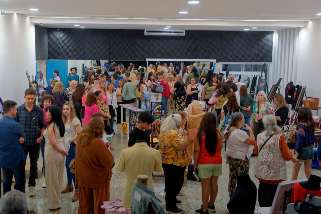 Berazategui: Se realizó la Muestra de Pintura Decorativa