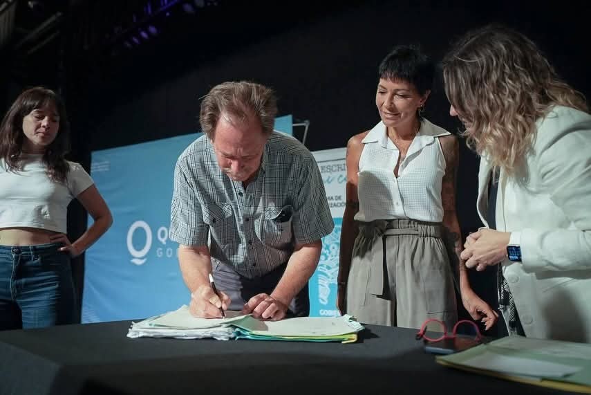 Quilmes: Mendoza encabezó la firma de 198 escrituras de familias locales 