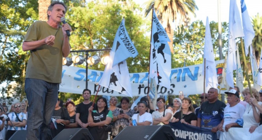 Gabriel Katopodis en San Martín: “Militando cuadra por cuadra es como vamos a defender la democracia”