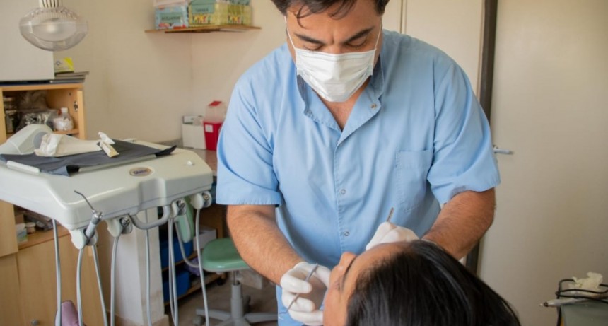 Moreno: Ya se realizaron 500 prótesis dentales gratuitas en el distrito 