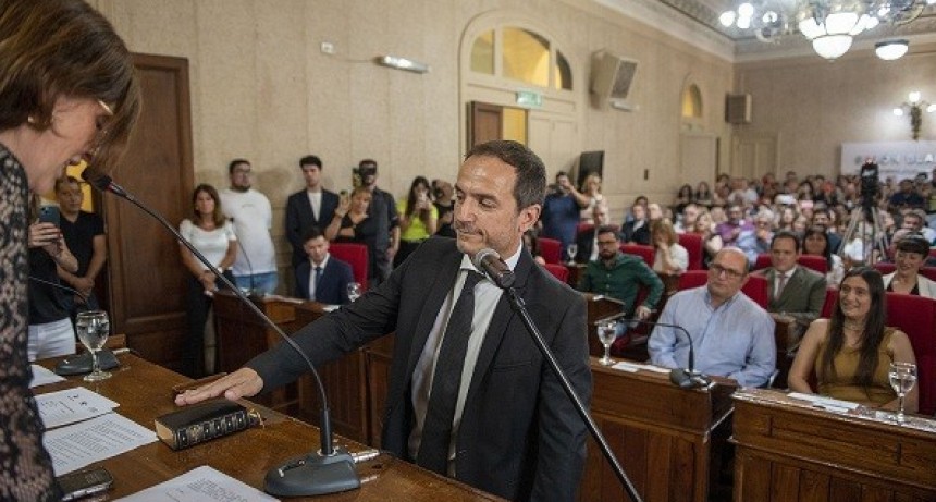 Campana: El intendente Abella asumió su tercer mandato al frente del municipio