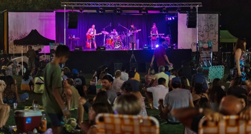 Luján: El Paseo Ferial y Gastronómico despide el año en el Parque Independencia