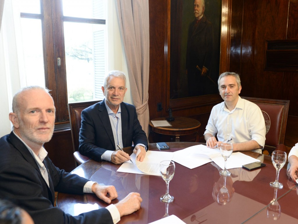 La Plata: Municipio, Provincia y la UNLP promueven acuerdo para garantizar alimentos de calidad en las escuelas locales