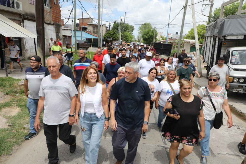 Avellaneda: Ferraresi inauguró las mejoras realizadas en el complejo habitacional de Villa Corina