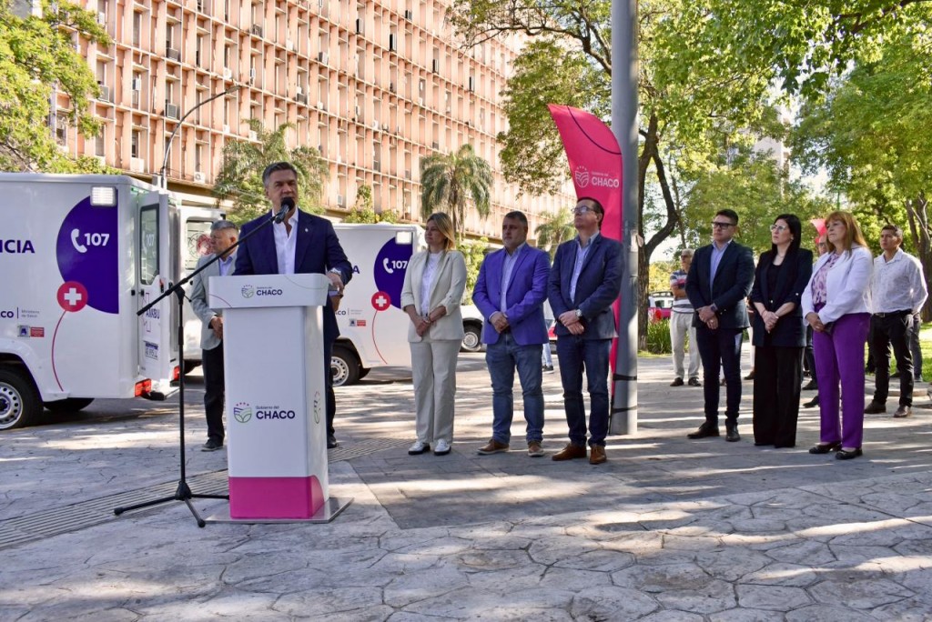 Chaco: Zdero presentó 16 nuevas ambulancias que fortalecerán la atención sanitaria provincial 