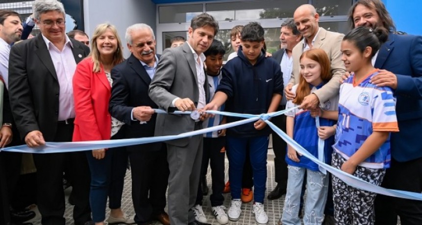 Kicillof inauguró un edificio escolar y entregó netbooks estudiantes en Patagones 