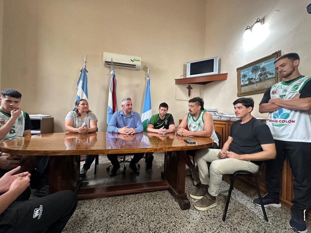 Colón (ER): Walser recibió al plantel de La Armonía tras el ascenso a la Liga Federal de Básquet