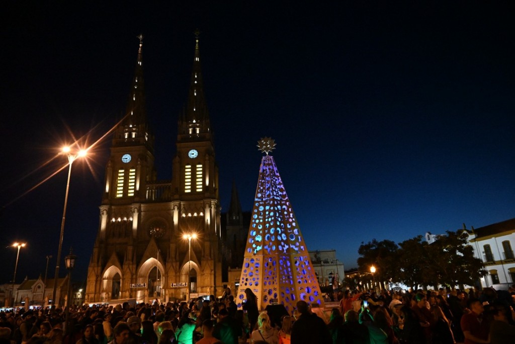 Luján: Comienzan los festejos navideños en Plaza Belgrano