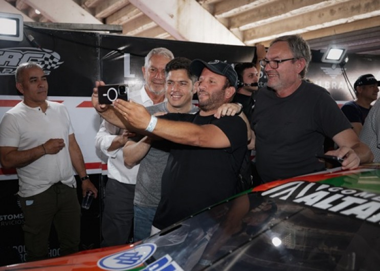 Kicillof asistió al Gran Premio Coronación del Turismo Carretera