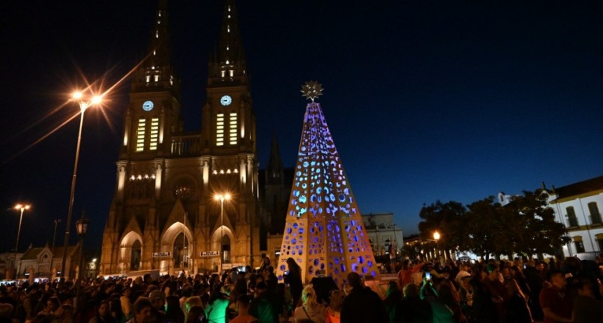 Luján: Comienzan los festejos navideños en Plaza Belgrano