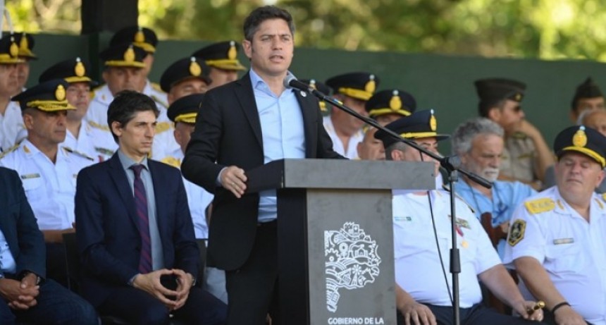 Kicillof encabezó el acto de egreso de 2.265 oficiales de la Policía provincial 